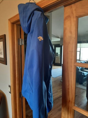 Blue Used Men's XL Descente Jacket