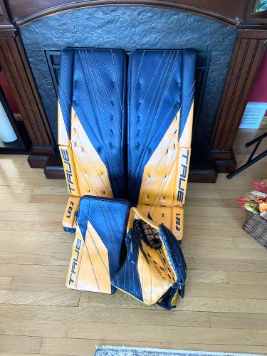 35” Custom True 20.2 Goalie Full Set