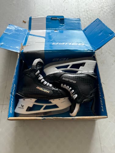 Bauer Supreme Shadow Hockey Skates Size 4 Fit 1