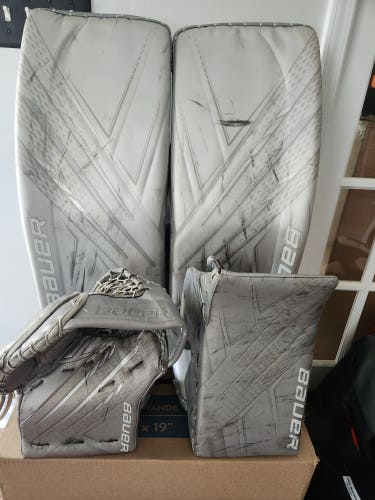 Bauer Hyperlite Full Right Goalie Full Set