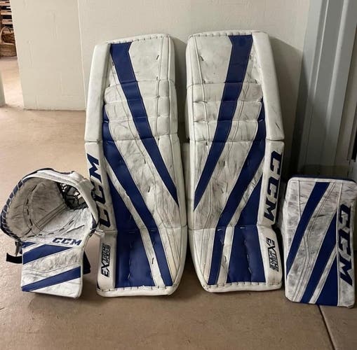 CCM e-flex right glove and blocker