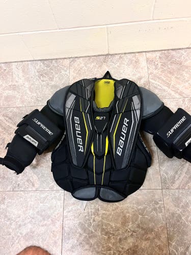 Used  Bauer Supreme s27 Goalie Chest Protector