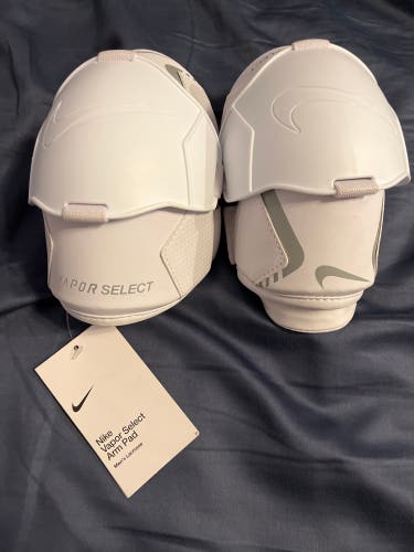 Nike Vapor Select Arm Pad (Medium, Brand New, Unused)