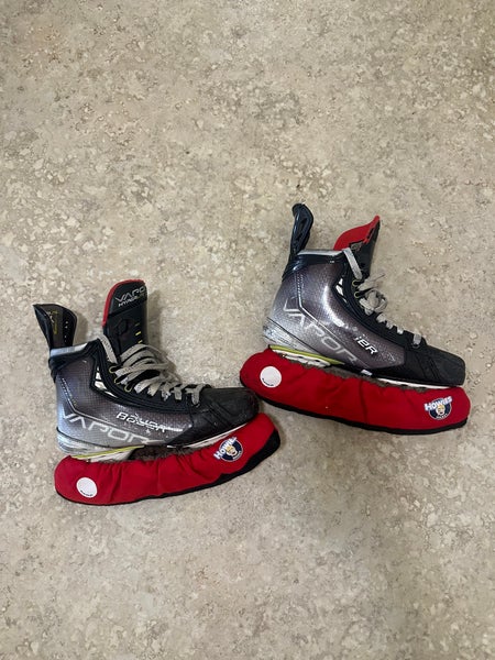 Used Intermediate Bauer  Size 5.5 Vapor Hyperlite Hockey Skates