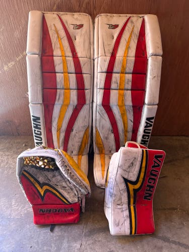 Used  Vaughn Regular Pro Stock Velocity V7 Goalie Full Set