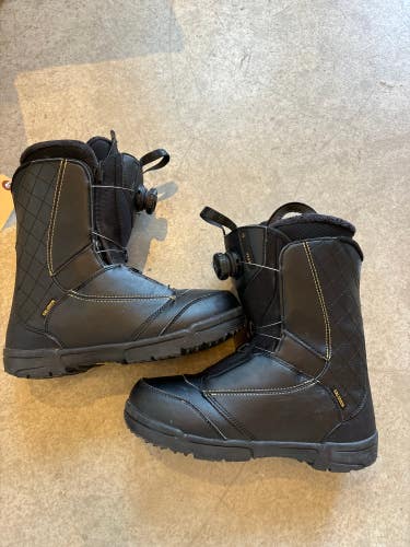 Used Size Women's 9.0 Salomon PEARL BOA Snowboard Boots