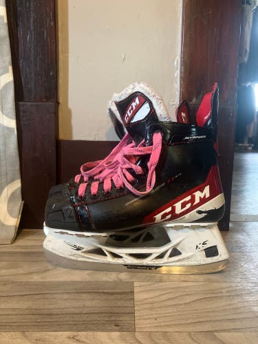 CCM Jetspeed FT475 sz 5 Hockey Skates