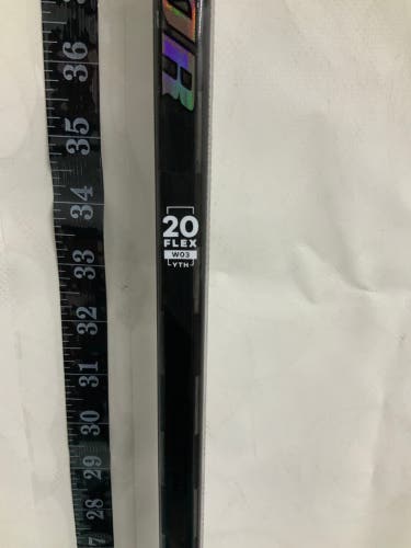 New Youth Warrior QR6 pro Right 20 Flex W03 Stick