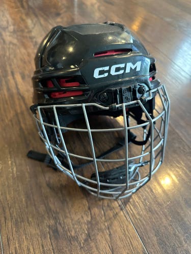 Ccm tacks 70 jr helmet