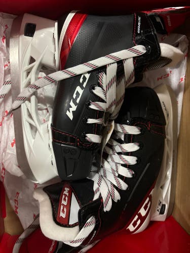 New CCM Regular Width Size 1.5 JetSpeed FT475 Hockey Skates