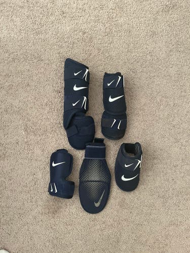 Navy Nike Guard Full Set-RARE