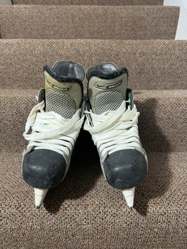 Used Senior Bauer Regular Width Size 6.5 Vapor XXXX Hockey Skates