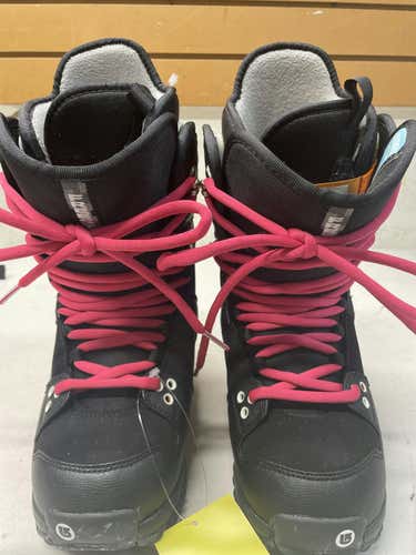 Used Burton Freestyle Senior 6 Women's Snowboard Boots