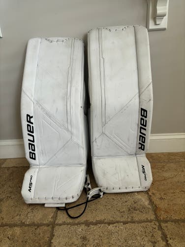 Bauer Supreme M5 Pro Leg Pads Senior small 33+