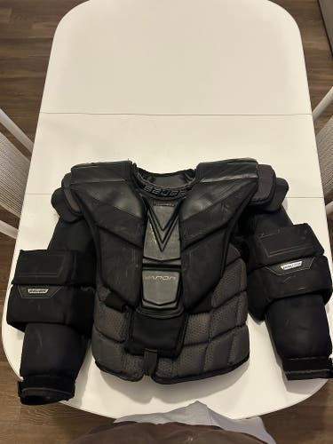 Bauer hyperlite College pro return chest protector