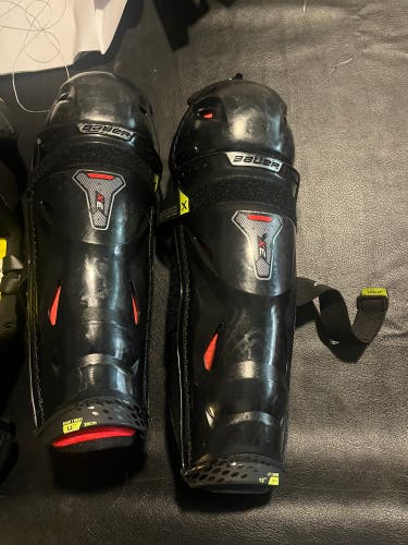 Used Junior Bauer 12"  Vapor 3X Shin Pads