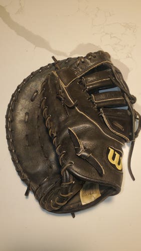 Used Wilson Left Hand Throw First Base A2000 Baseball Glove 12"