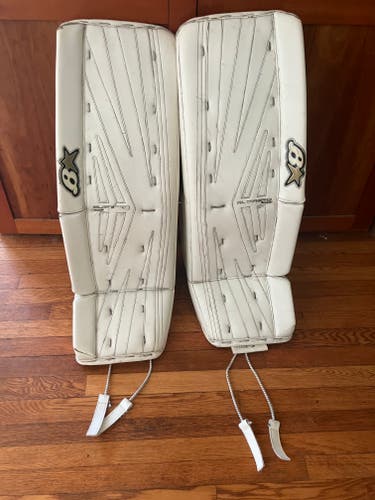 Used 35" Brian's Subzero 6.0 Goalie Leg Pads