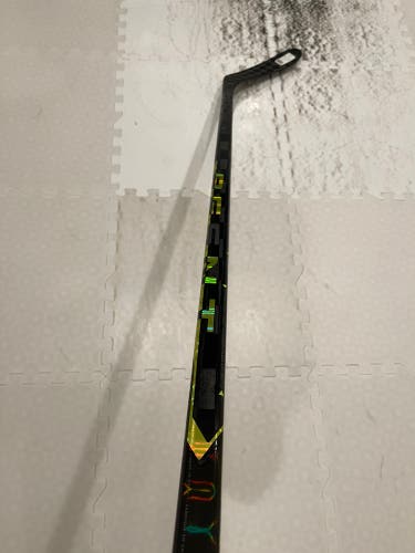 New Senior Bauer Right Handed P28  Ag5nt Hockey Stick