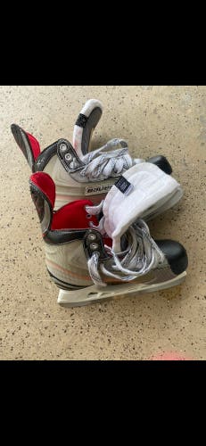 Used Intermediate Bauer Extra Wide Width Size 4.5 Vapor X4.0 Hockey Skates