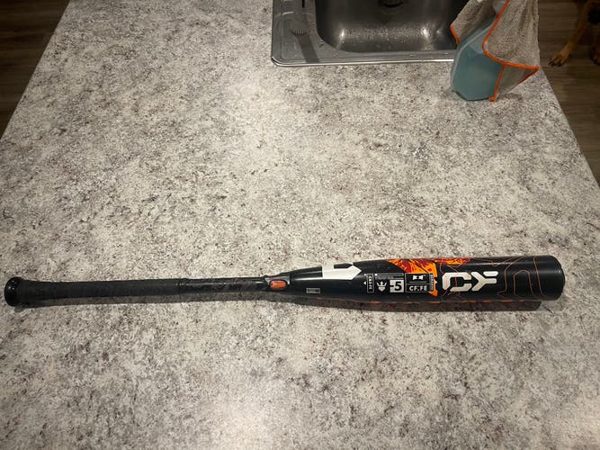 Used 2022 DeMarini USSSA Certified Alloy 27 oz 32" CF Mashup Bat