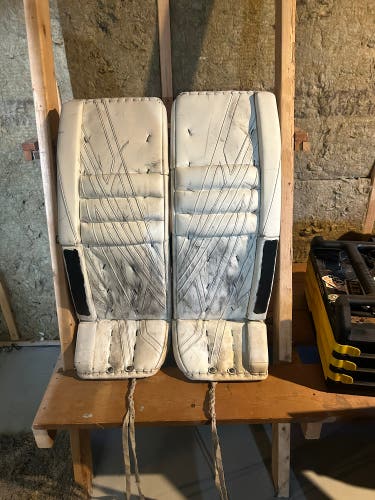 Ccm eflex 4 goalie pads