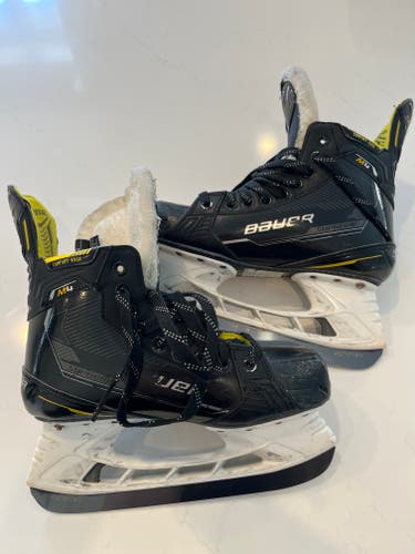 Used Bauer Supreme M4 Hockey Skates Upgraded Fly-Ti steel Regular Width Size 6.5