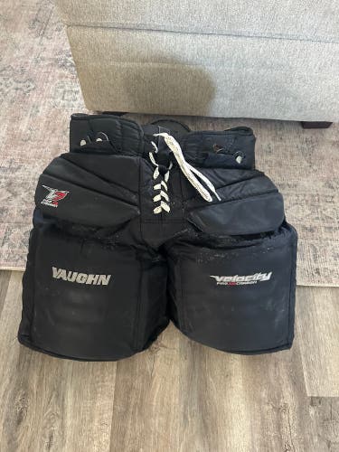 Used XL Vaughn  V7 Hockey Goalie Pants