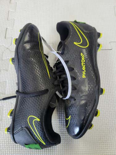 Used Nike Junior 02.5 Cleat Soccer Outdoor Cleats