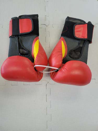 Used Everlast Senior 14 Oz Boxing Gloves