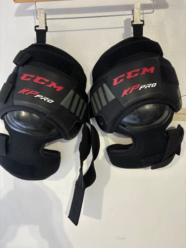 CCM goalie knee pads
