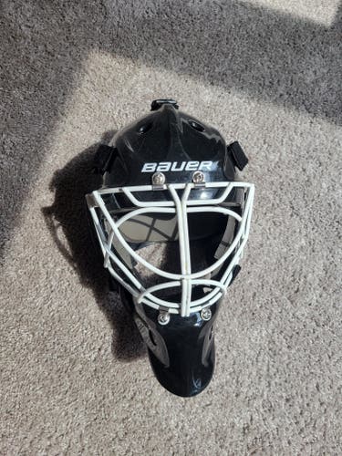 Used Senior Bauer Profile 940x Goalie Mask with Cat Eye Cage