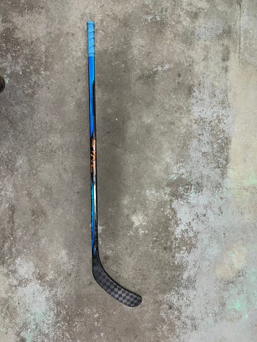 Used Junior Bauer Right Handed P92 Nexus Sync Hockey Stick