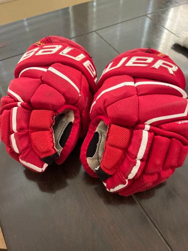 Bauer Vapor Hyperlite Gloves