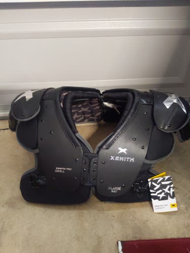 New 19-20 Extra Large Adult Xenith Pro Shoulder Pads