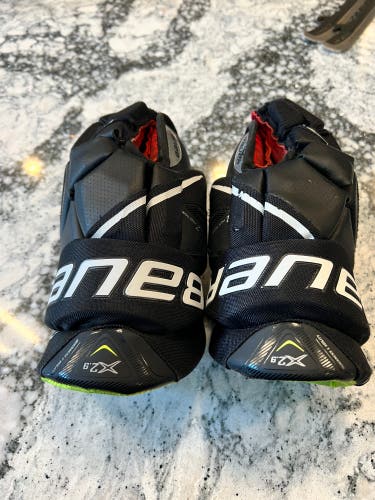 Bauer Vapor X2.9 11 Inch Gloves