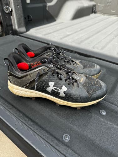 Used Under Armour Yard Metal Spikes Size 10