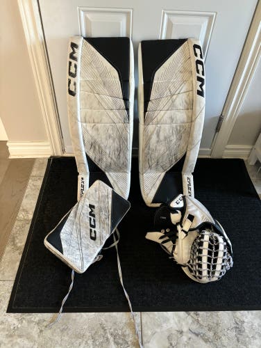 Used  CCM  Eflex 6 Goalie Leg Pads and Gloves