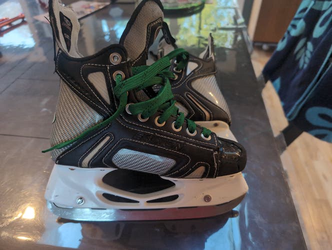 Junior Easton Stealth S15 Hockey Skates Regular Width Size 3