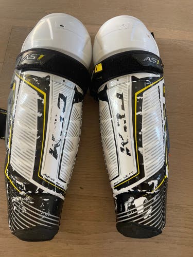 CCM Super Tacks AS1 Shin Pads Size 17