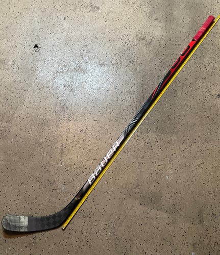 Senior Right Handed P92  Vapor FlyLite Hockey Stick