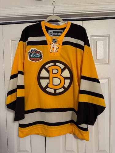 Boston Bruins 2010 Winter Classic Jersey Medium NHL