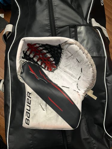 Used Custom Bauer Hyperlite Glove