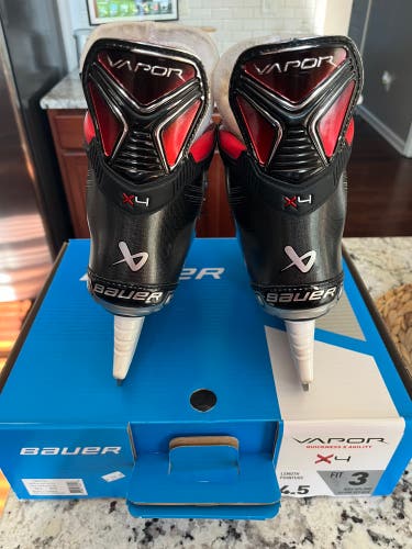 Bauer Vapor X4 Size 4.5 Fit 3 Great Conditions