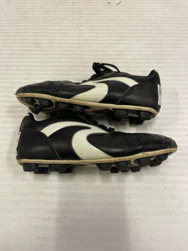 Used Youth 13.0 Cleat Soccer Outdoor Cleats