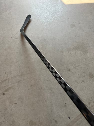 New Senior CCM Right Hand P92 77 Flex Pro Stock FT Ghost Hockey Stick Blackout Pro+