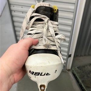 Used Senior Bauer Supreme One100 Hockey Goalie Skates (Regular) - Size: 7.5D