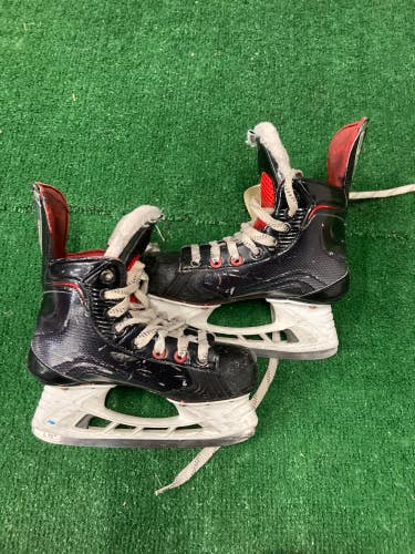 Used Junior Bauer Vapor X800 Hockey Skates Regular Width Size 1.5