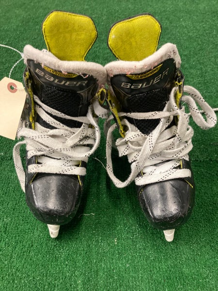 Bauer Supreme 3S Hockey Skates | Junior 3 (Regular)