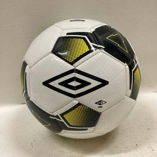 Used Umbro Training 5 Soccer Balls